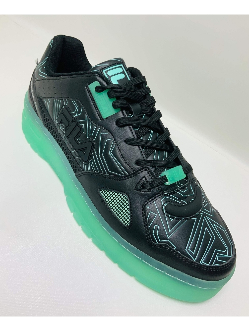 Men's Fila Teratach 600 GID Black | Glow Sneakers NWT